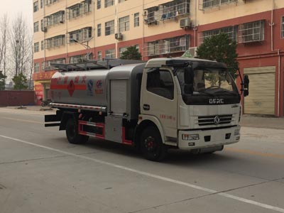 程力威牌CLW5112GJYE5型飛機加油車